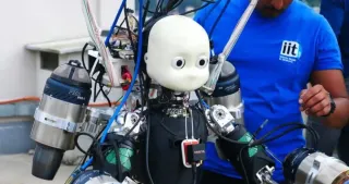 Imagem da notícia Cientistas criam robô moderno que voa e que pode ajudar em operações complexas de resgate